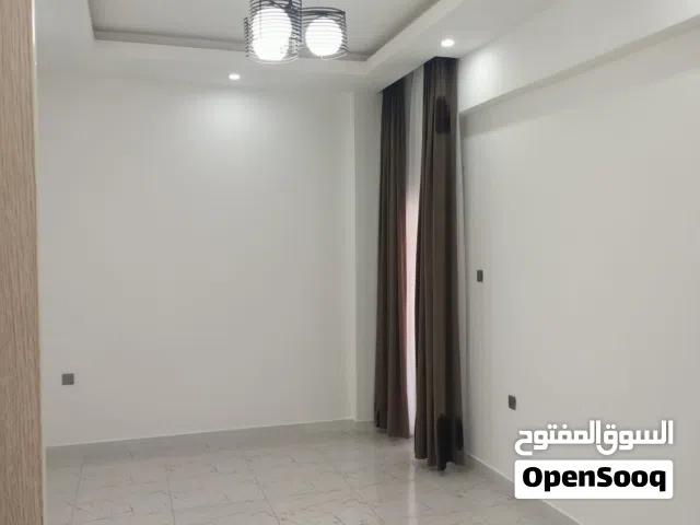 85 m2 2 Bedrooms Apartments for Rent in Muscat Al-Hail