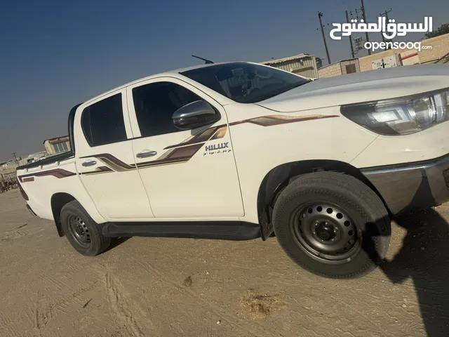 Used Toyota Hilux in Al Ahmadi