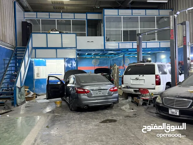 كراج تصليح سيارات للبيع في الشارقة في منطقة الصناعية 4