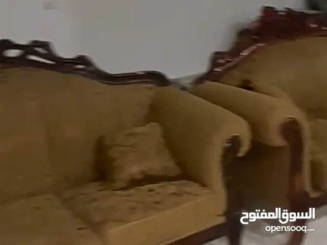 طقم كنبيات للبيع بحال الوكالة ---—--------------------------------- طقم كنبيات للبيع
