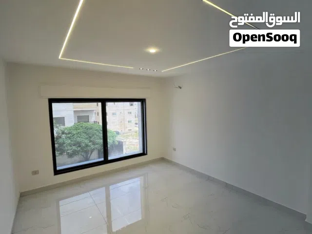 شقة في البنيات طابق ثاني بتشطيبات مميزة خلف جامعة البترا