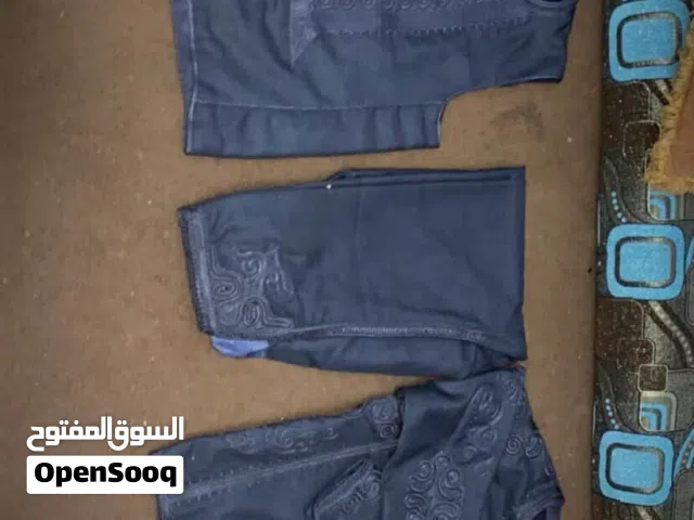 زبون نص يد مستعمل ملبوس مره واحده فقط  قاعد نضيف ربي يبارك بالبدله العربيه متاعه