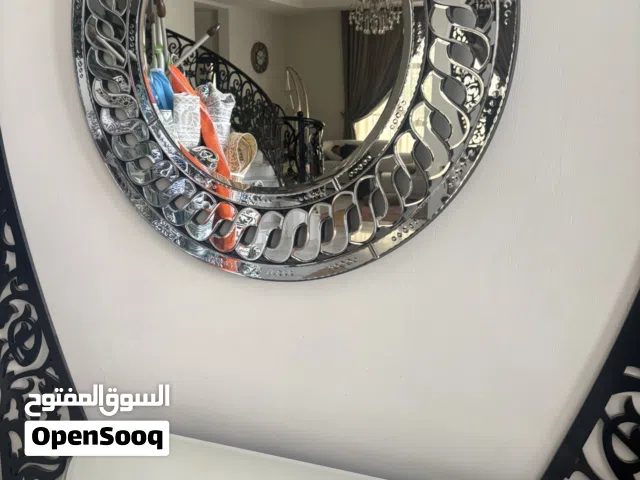 للبيع طاولة كونسول مع مرآة فخمة