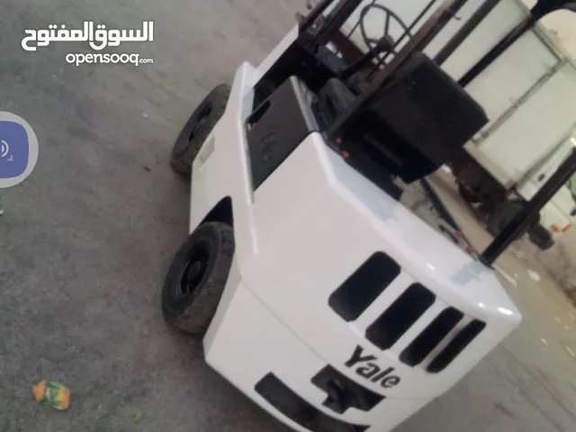 رافعه شوكيه ديزل حموله 2 طن ونص فحص كامل ثلاث وصلات جاك وسط
