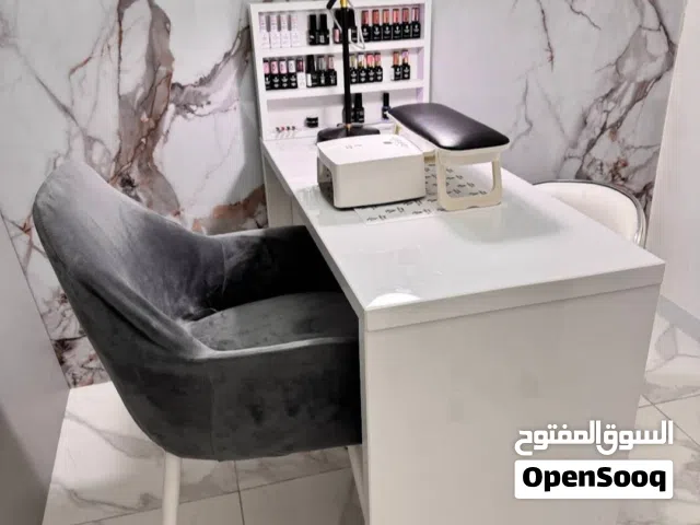 طاولتين أظافر
