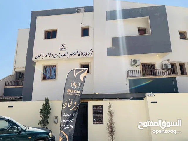 حجر وكافي للايجارة مجهزة داخل مركز تجهيز عرايس