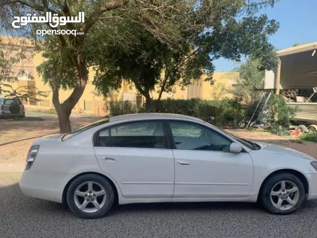 نيسان التيما 4 سلندر للبيع