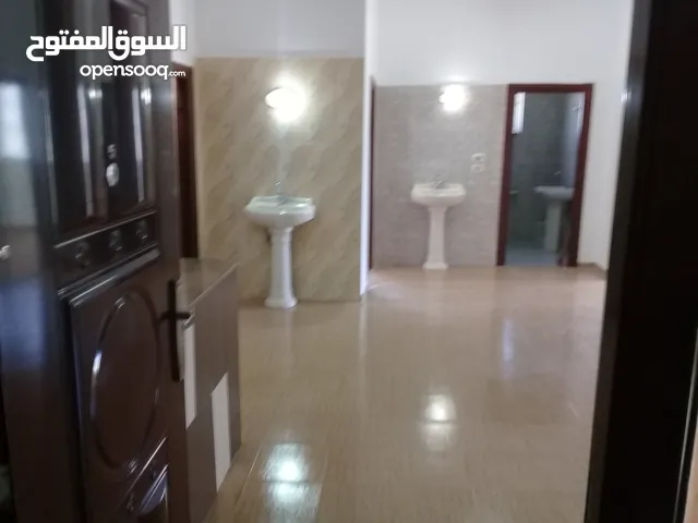 130 m2 3 Bedrooms Apartments for Rent in Ramallah and Al-Bireh Birzeit