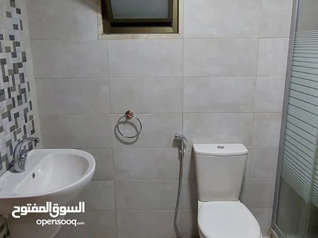 شقة طابق اول في منطقة دير غبار/REF: 004