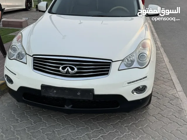 Infinite QX50 Gcc 2015 very clean car