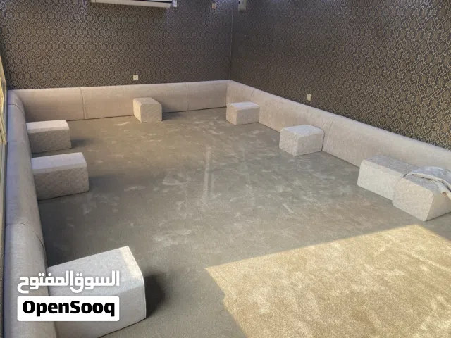 جميع انواع الفرش والمخاد والستاير بافضلالاسعار دوانيات وجلسات وستاير رول وستاير خام وويفي