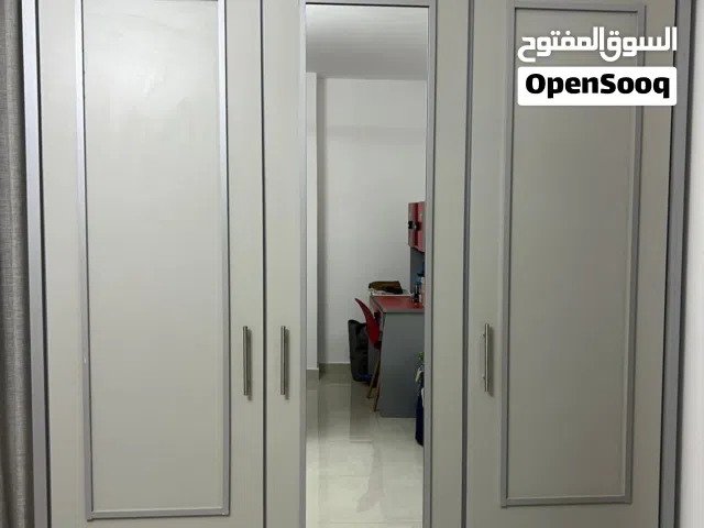 خزائن طابق خشب لاتيه مواصفات عاليه الجوده اكسسوارات تركي مفصلات هيدروليك كفاله 5سنوات