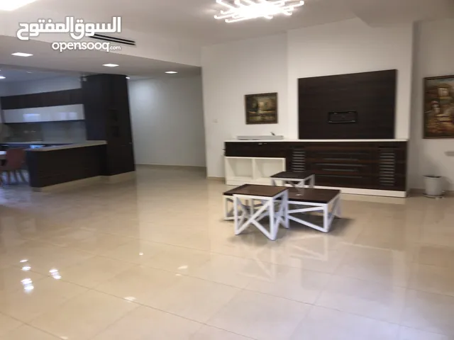 200 m2 3 Bedrooms Apartments for Sale in Ramallah and Al-Bireh Al Tira