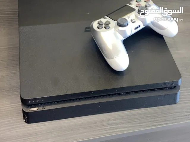 500 gigabyte ps4 slim in very very good condition.