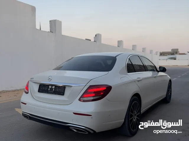 Mercedes Benz E250 2018.  مرسيدس بنز E250 سيارة الدار.