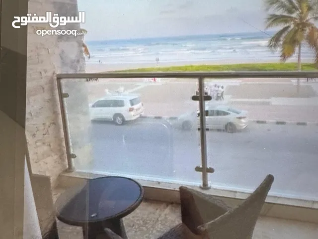 *شقة جاهزة بملكية بشاطىء طاقة*