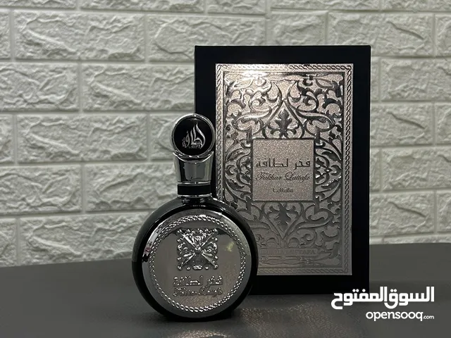 عطر فخر لطافة رشة وحدة كفيلة تميزك عن الكل #عطور #فخامة #جاذبية #تميزك_من_هنا
