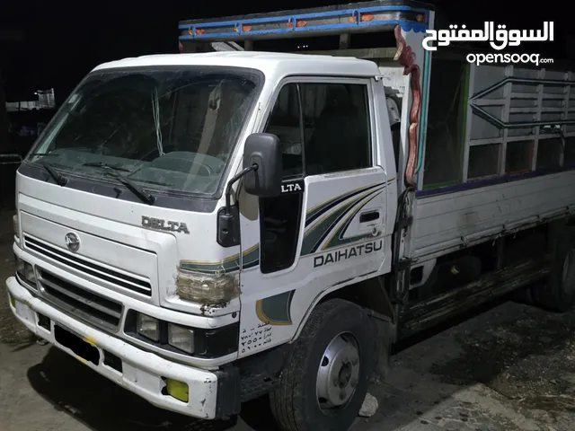 دايهاتسون شاحنه متوسطة الحجم نظافه تامه ومكفوله للبيع بسعر جيد جدا