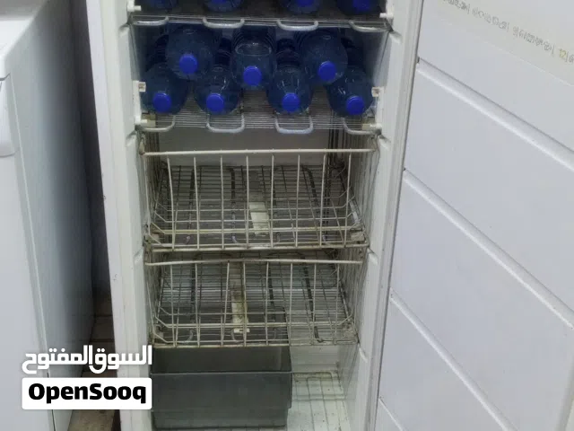 فريزر بحاله ممتازه وكولر ماء بحاله ممتازه بسعر مغري جداا فقط60