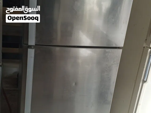 ثلاجة صناعة مصريه بحاله ممتازه لون سلفر بسعر مناسب