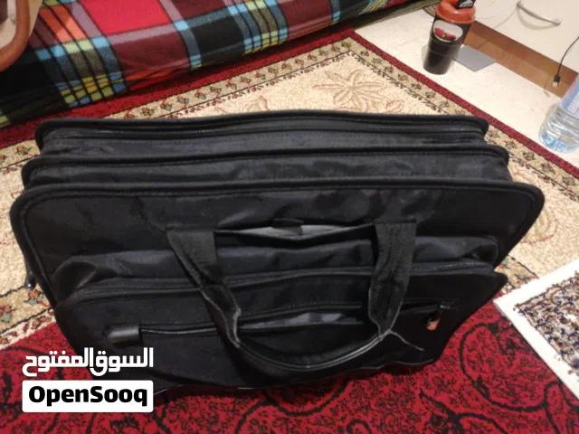 حقيبه فخمه جدا كبيره و قابله للتوسيع