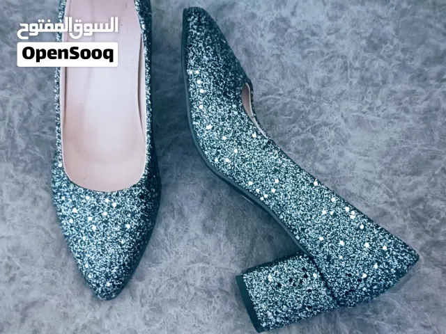 أحذية نسائية للبيع