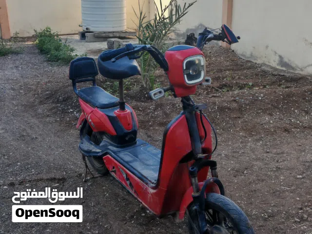 دراجه كهربائية للبيع تم تغير البطاريه أمس السرعه 65 القوه 48 فوت أمورها فوق التمام تعال الموقع صحم