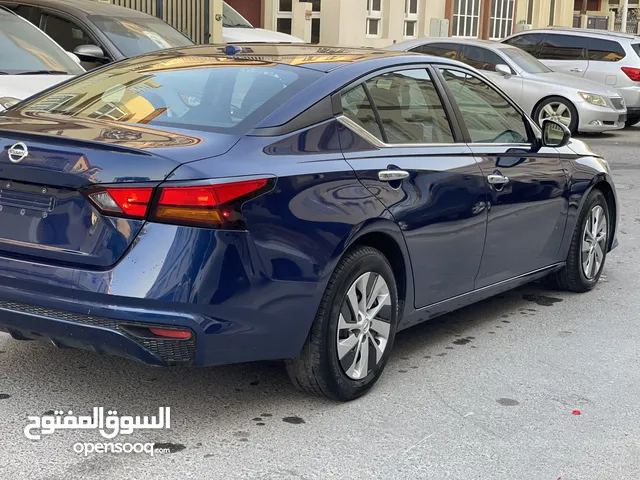 نيسان ألتيما