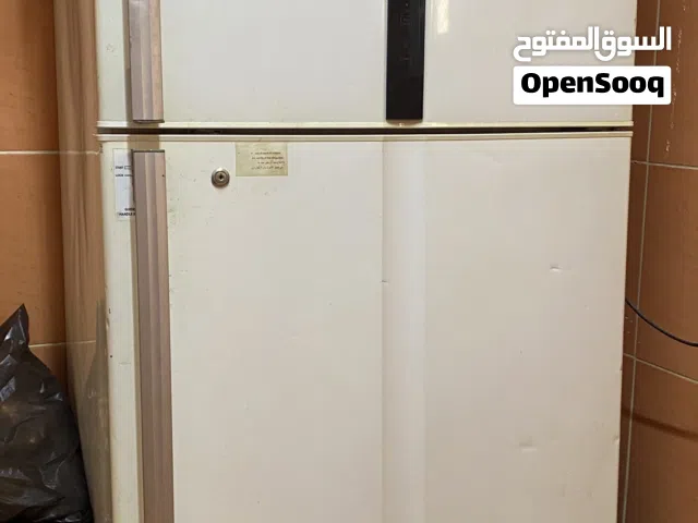 ثلاجة هيتاشي انفرتر بحالة ممتازة للبيع