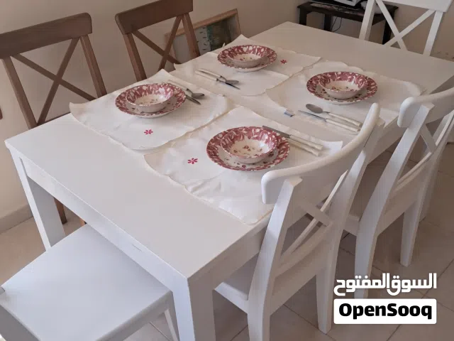 طاولة سفرة مع كراسي ايكيا للبيع