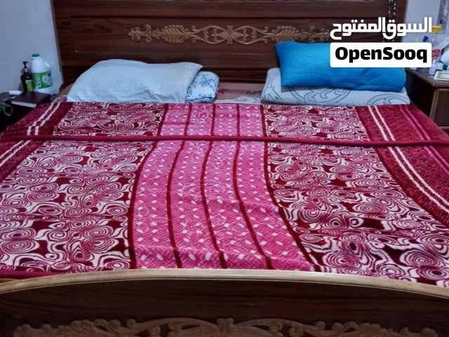 سرير للبيع