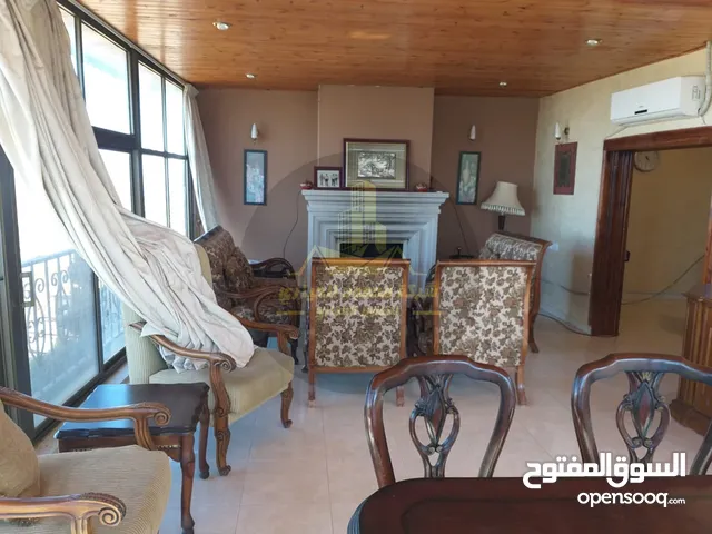750 m2 More than 6 bedrooms Villa for Sale in Salt Zay