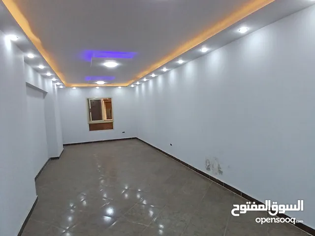 شقه لقطه للجادين لسرعة البيع بين عبد الناصر و البحر