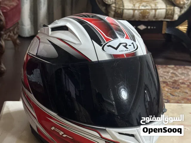 للبيع هلمت دراجة نارية نوع R-1، مستخدم ونظيف، مناسب للاستخدام اليومي. السعر قابل للتفاوض