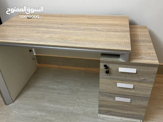 Modern Office Desk with 3 Lockable Drawers – Wood Finish