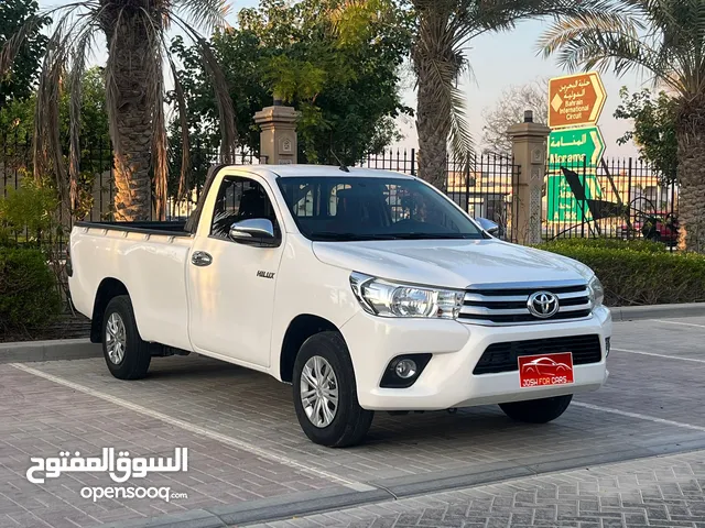 *Toyota Hilux* __Model: 2016 Mid option • passing insurance 10/2026 * Engine 2.0_ * Single cabi