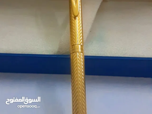 تشكيلة اقلام وعلب اصلية واسعة