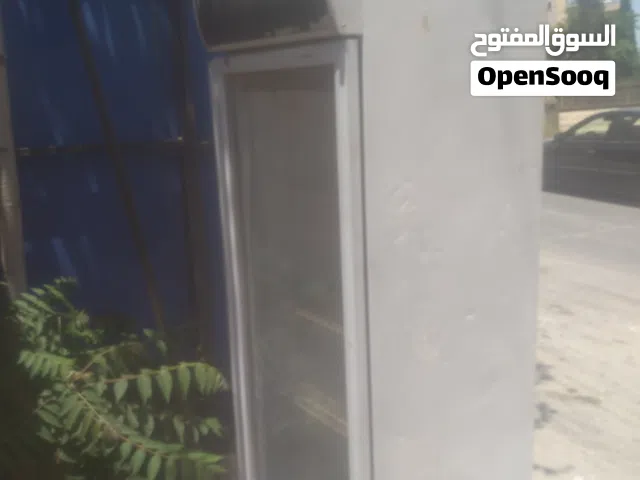 ثلاجة عرض باب