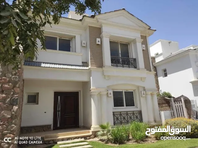 225m2 3 Bedrooms Villa for Sale in Giza 6th of October