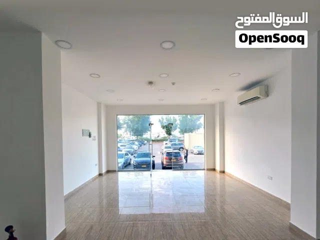 فرصة استثمارية مميزة – محلات للبيع في الخوض (شارع المزون)  موقع استراتيجي وحيوي في قلب الخوض على