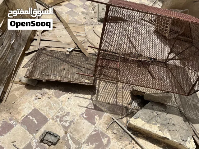 قفص بمشي عصافير أو دجاج 100دينار وقابل للنقاش للبيع