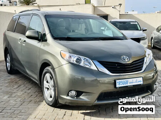 تيوتا سيينا 2013