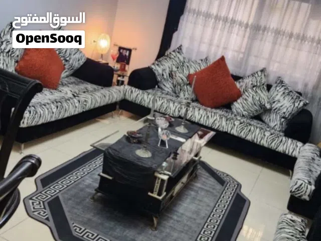 غرفة سفرة و طقم كنب مع اكسسوارت