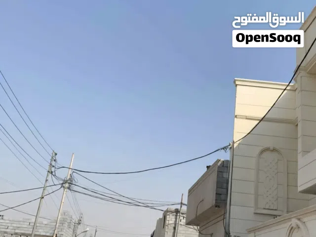 عندي قطعة100متر مربعة بالتنومة قرب حي الموضفين شارع شهداء ثاني قطعة عن تبليط موقع جدا مميز طابو صرف