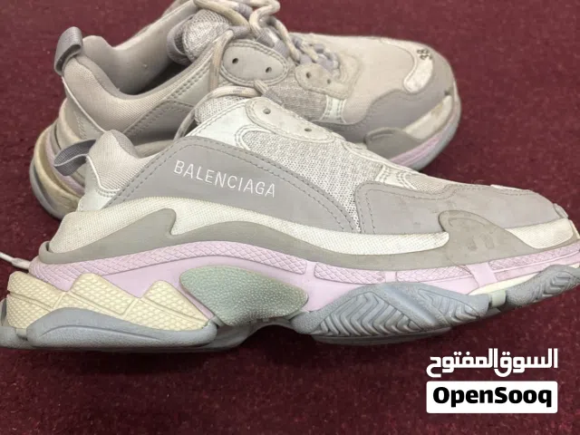 Balenciaga triple s for girls