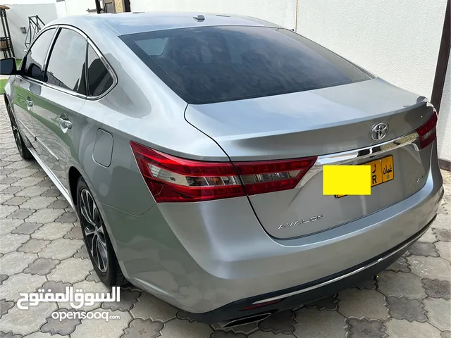 Toyota Avalon XLE in Al Dhahirah