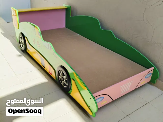 للبيع سرير اطفال  بحالة ممتازة + طاولة للمذاكرة