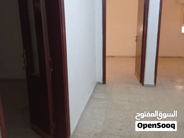 عماره  مكونه من اربع طوابق مكونه من ست شقق