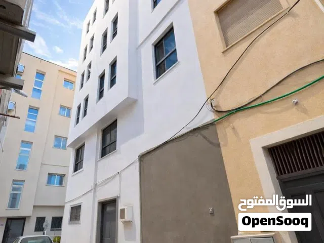 مبنى سبعة طوابق في شارع اول سبتمبر