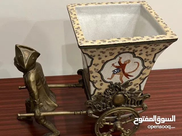 تحفة نحاسية ثقيلة ونادرة للبيع